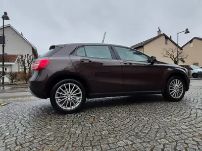 Mercedes-Benz GLA 200 CDI 4Matic — SUV compact diesel performant et économe — Seitenansicht