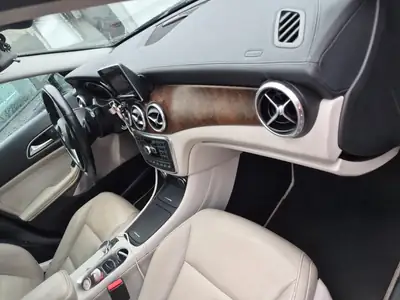 Mercedes-Benz GLA 200 CDI 4Matic — SUV compact diesel performant et économe — Heckansicht