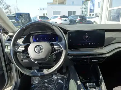 Skoda Octavia Combi 2.0 TDI DSG 4x4 — Monospace robuste, 147'000 km, transmission automatique — Thumbnail 8