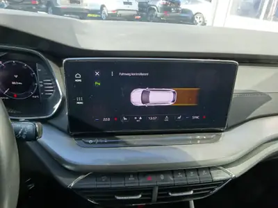 Skoda Octavia Combi 2.0 TDI DSG 4x4 — Monospace robuste, 147'000 km, transmission automatique — Thumbnail 9