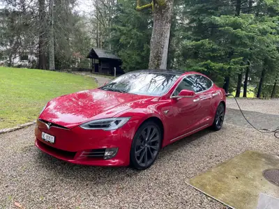 Tesla Model S 100 D — Berline électrique haute performance, batterie neuve 2025 — vue extérieure
