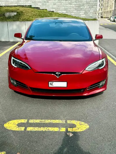Tesla Model S 100 D — Berline électrique haute performance, batterie neuve 2025 — intérieur