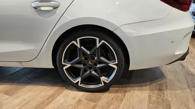 CUPRA Leon ST 2.0 TSI VZ — Break sportif 333 ch, tous terrains, quasi neuf — Thumbnail 9