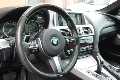 BMW 640i Gran Coupé xDrive — Coupé 4 portes premium, toit ouvrant et technologie Head-Up — Miniature 11
