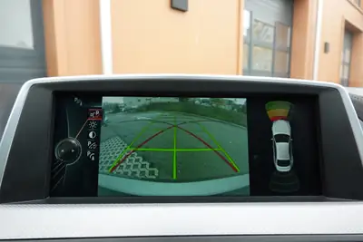 BMW 640i Gran Coupé xDrive — Coupé 4 portes premium, toit ouvrant et technologie Head-Up — Miniature 23