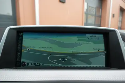 BMW 640i Gran Coupé xDrive — Coupé 4 portes premium, toit ouvrant et technologie Head-Up — Miniature 24