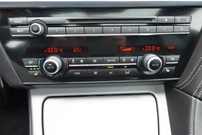 BMW 640i Gran Coupé xDrive — Coupé 4 portes premium, toit ouvrant et technologie Head-Up — Miniature 22
