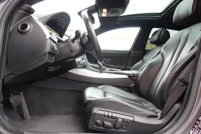 BMW 640i Gran Coupé xDrive — Coupé 4 portes premium, toit ouvrant et technologie Head-Up — Miniature 27