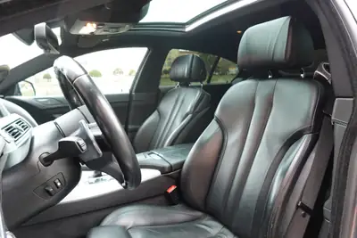 BMW 640i Gran Coupé xDrive — Coupé 4 portes premium, toit ouvrant et technologie Head-Up — Miniature 28