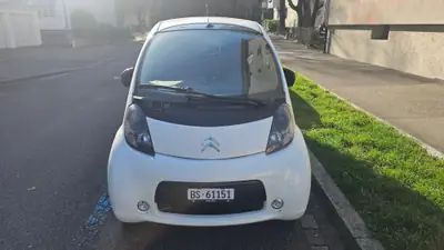 Citroën C-Zéro Séduction — Électrique urbain, kilométrage minime et sans sinistre — exterior view