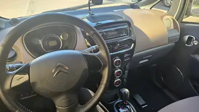 Citroën C-Zéro Séduction — Électrique urbain, kilométrage minime et sans sinistre — interior