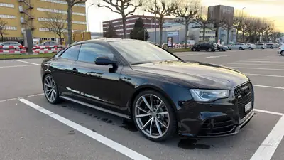 Audi RS5 Coupé 4.2 FSI — 450 ch, performances extrêmes et élégance intemporelle — Seitenansicht
