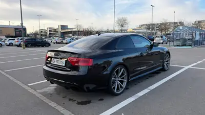 Audi RS5 Coupé 4.2 FSI — 450 ch, performances extrêmes et élégance intemporelle — Heckansicht