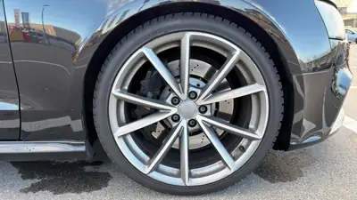 Audi RS5 Coupé 4.2 FSI — 450 ch, performances extrêmes et élégance intemporelle — Miniatur 11