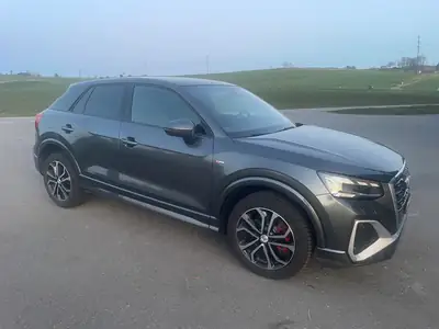 Audi Q2 35 TFSI S line — Compact premium affûté, équipements haut de gamme — dettaglio