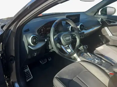 Audi Q2 35 TFSI S line — Compact premium affûté, équipements haut de gamme — Miniatura 11