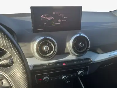 Audi Q2 35 TFSI S line — Compact premium affûté, équipements haut de gamme — Miniatura 13