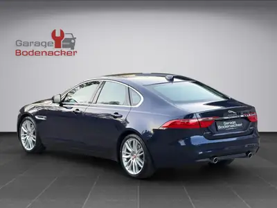 Jaguar XF 30d Portfolio — Diesel performant, sans accident, équipement premium — rear view
