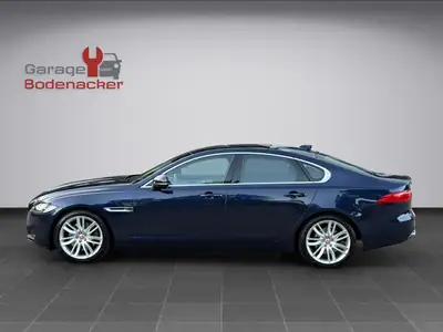 Jaguar XF 30d Portfolio — Diesel performant, sans accident, équipement premium — side view