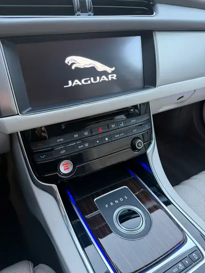 Jaguar XF 30d Portfolio — Diesel performant, sans accident, équipement premium — Thumbnail 20