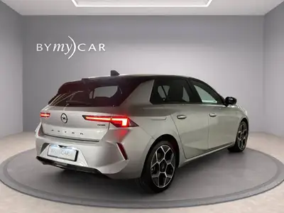 Opel Astra 54 kWh Swiss Plus 2024 — Berline électrique 155 ch, 14 000 km seulement — Armaturenbrett