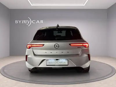 Opel Astra 54 kWh Swiss Plus 2024 — Berline électrique 155 ch, 14 000 km seulement — Innenraum