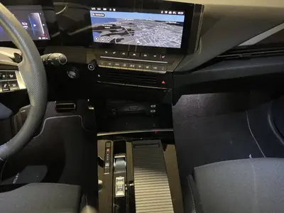 Opel Astra 54 kWh Swiss Plus 2024 — Berline électrique 155 ch, 14 000 km seulement — Miniatur 7