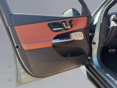 Mercedes-Benz GLC 43 AMG Executive Edition — SUV haute performance, 435 ch et technologie 4MATIC — Miniatur 16