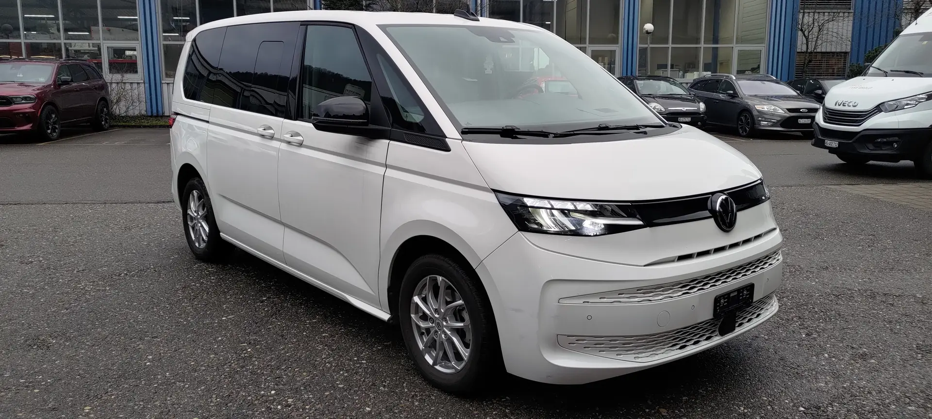 VW T7 Multivan 2.0 TDI DSG — Monospace 7 places, diesel efficace et spacieux — vue extérieure