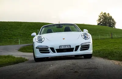 Porsche 911 Cabrio Carrera GTS — Roadster sportif légendaire, 62'000 km, Approved Porsche — vista posteriore