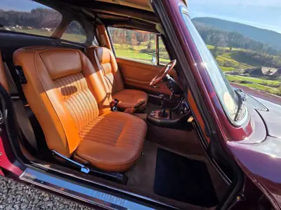Triumph Stag 1972 — Roadster britannique mythique, cabriolet rouge d'exception — cruscotto