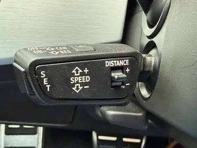 Audi A5 Coupé 2.0 TFSI Sport quattro - Performance et élégance réunies — Thumbnail 12