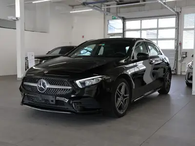 Mercedes-Benz A 180 AMG Line — Berline compacte premium, seulement 34'000 km — side view