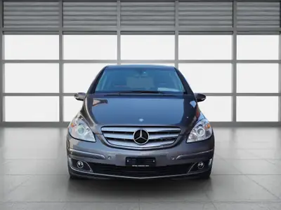 Mercedes-Benz B 200 T — Monospace polyvalent, boîte auto, entretien récent — rear view