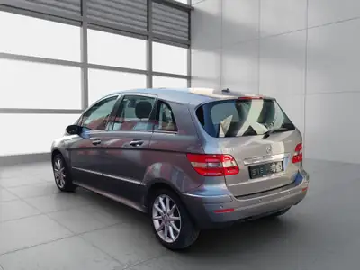 Mercedes-Benz B 200 T — Monospace polyvalent, boîte auto, entretien récent — interior