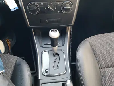 Mercedes-Benz B 200 T — Monospace polyvalent, boîte auto, entretien récent — Thumbnail 10