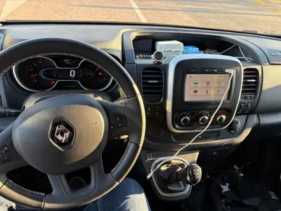 Renault Trafic Passenger 9 places — Monospace spacieux, diesel économique — vista posteriore
