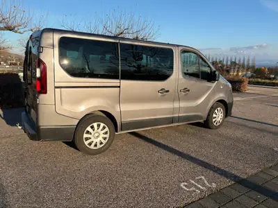 Renault Trafic Passenger 9 places — Monospace spacieux, diesel économique — vista esterna