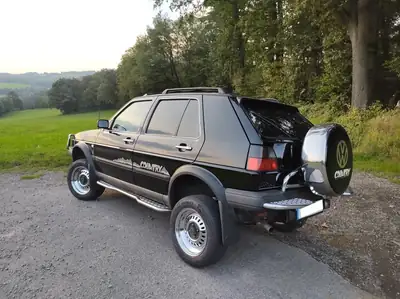 VW Golf 1800 Country Chrom Veteran — Édition rare de 1992, exemplaire soigné — fianco