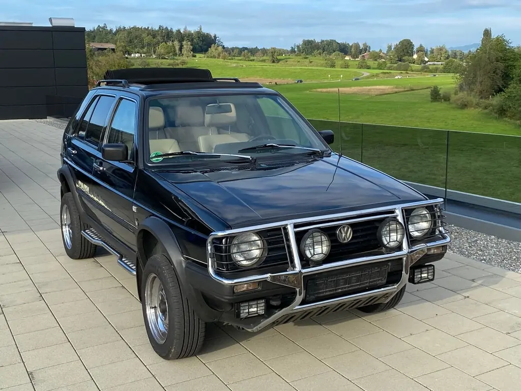 VW Golf 1800 Country Chrom Veteran — Édition rare de 1992, exemplaire soigné — vista esterna