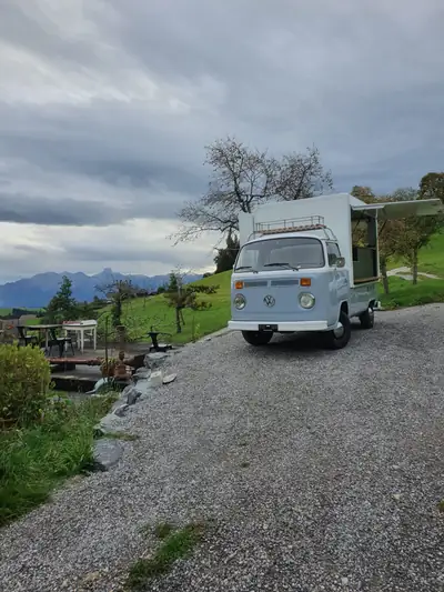 VW T2 1977 — Légendaire Foodtruck, Authentique Première Génération — intérieur