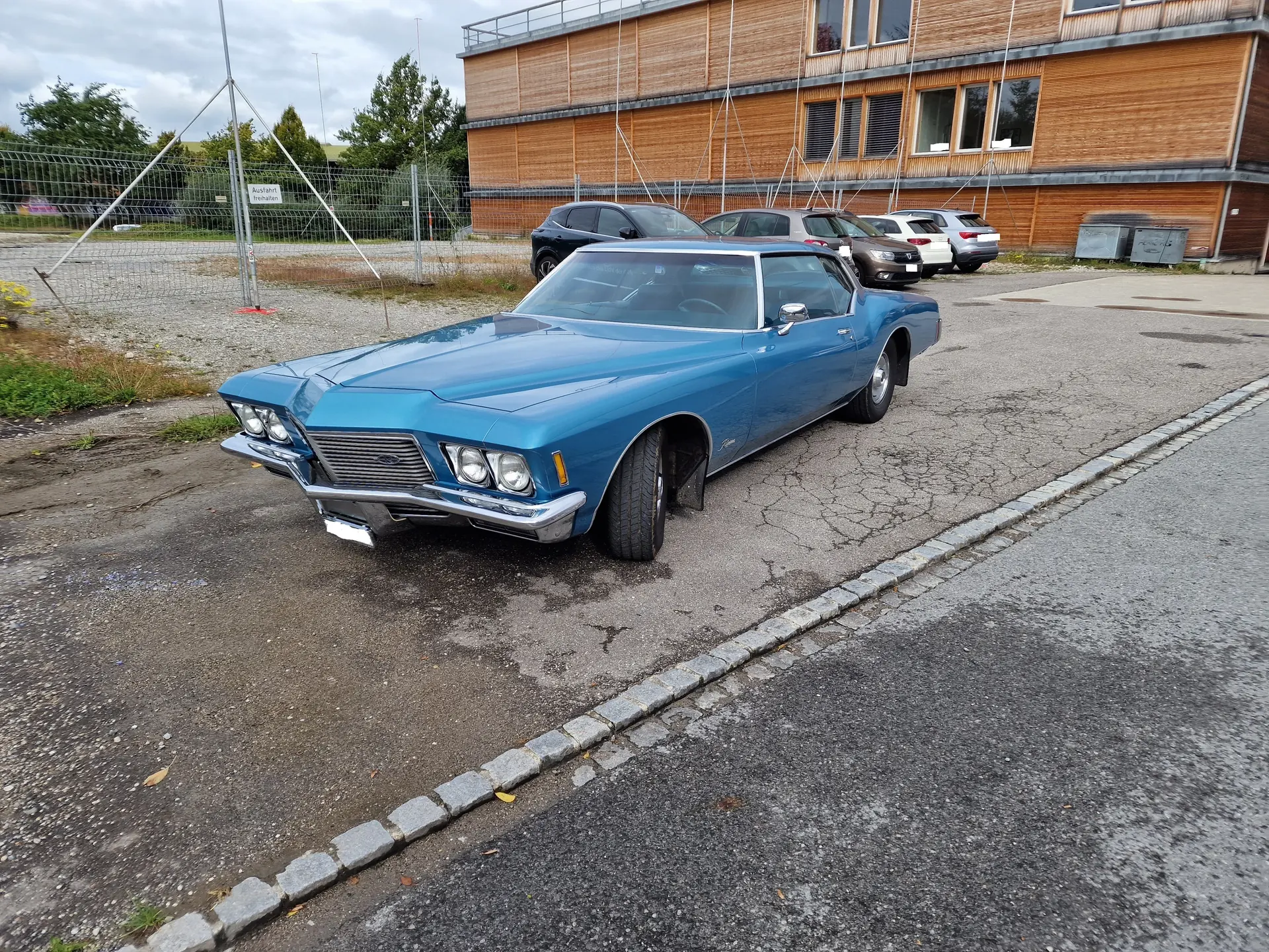 Buick Riviera Boattail 1971 — Chef-d'œuvre américain, 320 ch et design légendaire — vista esterna
