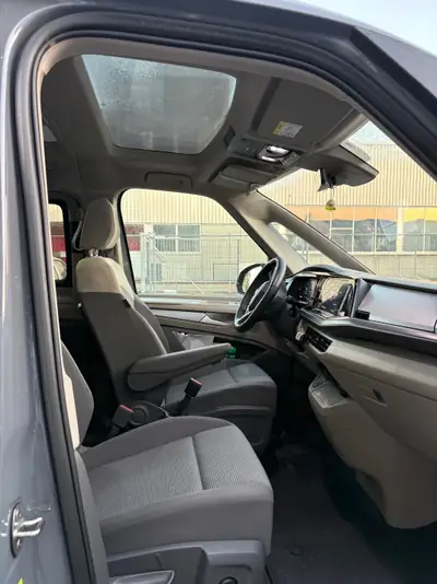 VW T7 Multivan 1.4 eHybrid Liberty — Monospace hybride rechargeable, 60'000 km — Miniature 8