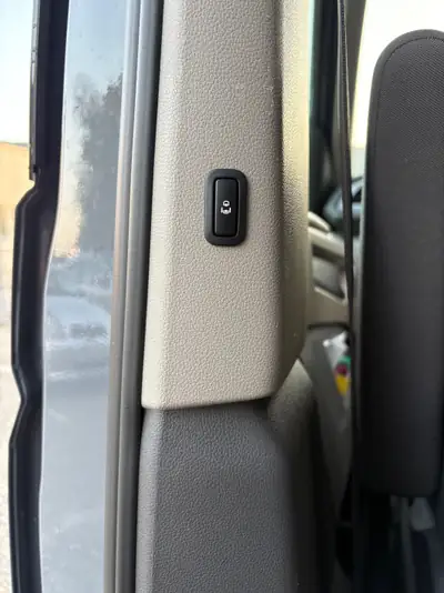 VW T7 Multivan 1.4 eHybrid Liberty — Monospace hybride rechargeable, 60'000 km — Miniature 14