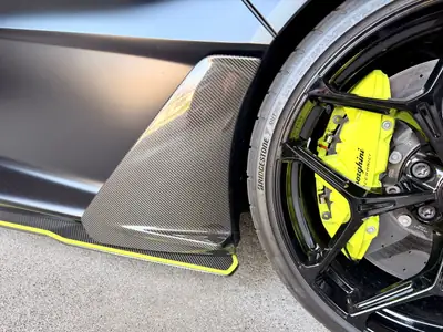 Lamborghini Revuelto 2025 — Hypercar hybride Ad Personam, carbone intégral et très faible kilométrage — Miniatur 17