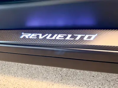 Lamborghini Revuelto 2025 — Hypercar hybride Ad Personam, carbone intégral et très faible kilométrage — Miniatur 18