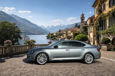 Skoda Superb 2.0 TSI 280 ch 4x4 — Berline premium, tout-terrain, sans accident — détail