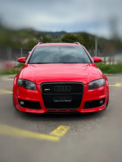 Audi RS4 Avant 4.2 V8 quattro — Break sportif de légende, 420 ch sans compromis — side view