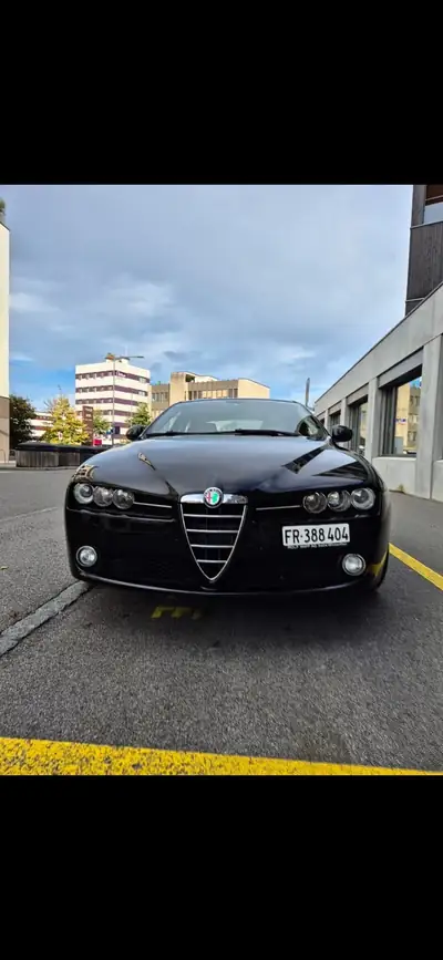 Alfa Romeo 159 2.2 JTS Distinctive — Berline élégante, 185 ch et pneus hiver inclus — vista esterna