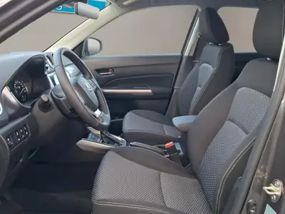 Suzuki Vitara 1.4 T Sakura Hybrid 4x4 — SUV compact hybride, consommation optimisée — détail